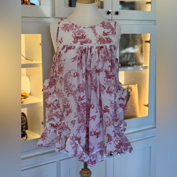 Free People Tops - Free People Pink and White Fabric. Size Medium.